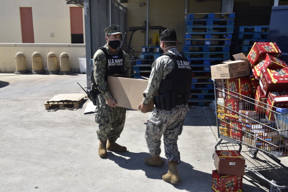 NSA Naples Community Donates Food to Local Italian Community