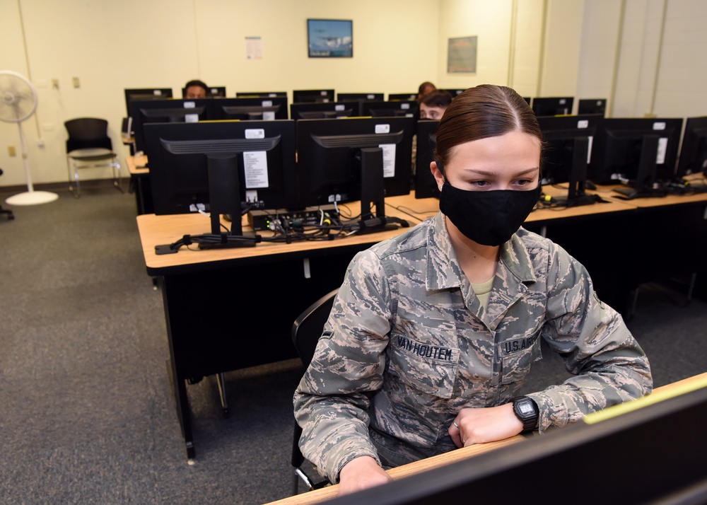 Electronic Signals moves virtual due to COVID-19