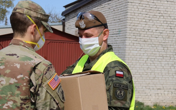 418th Soldiers deliver food to Polish citizens amid COVID-19 pandemic