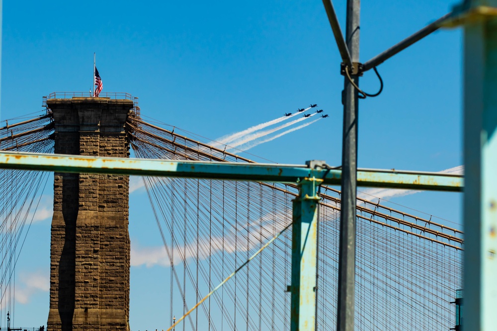 Navy Blue Angels, Air Force Thunderbirds Fly Over NYC In Salute to COVID-19 Responders