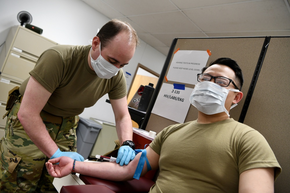 Minnesota Soldiers Prepare to Deploy Amid COVID-19