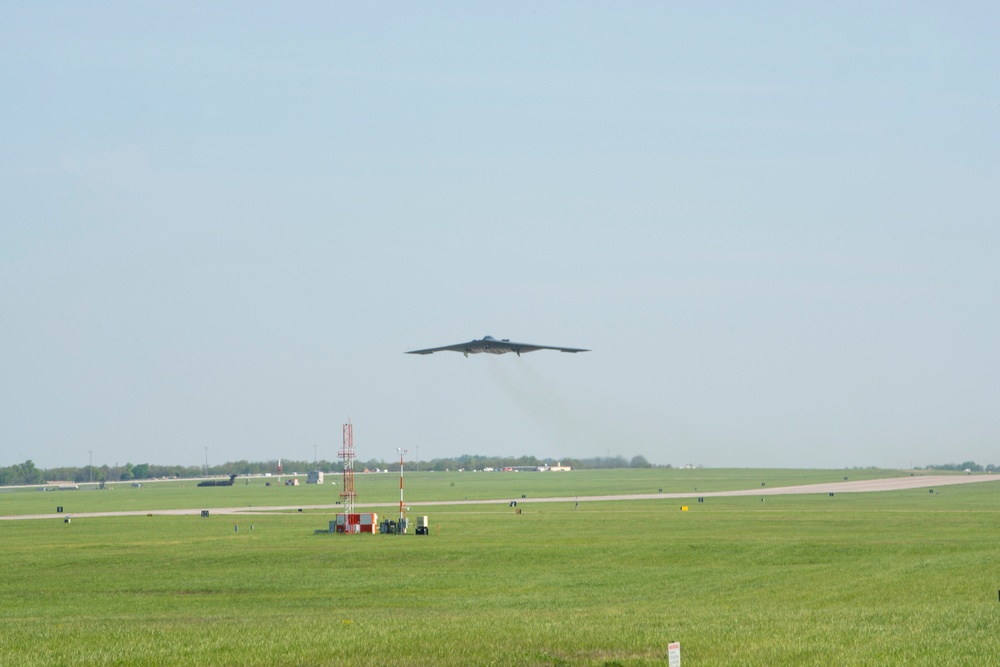 Whiteman AFB B-2 stealth bomber, A-10 and T-38 jets to fly over Kansas City in salute to COVID-19 essential workers