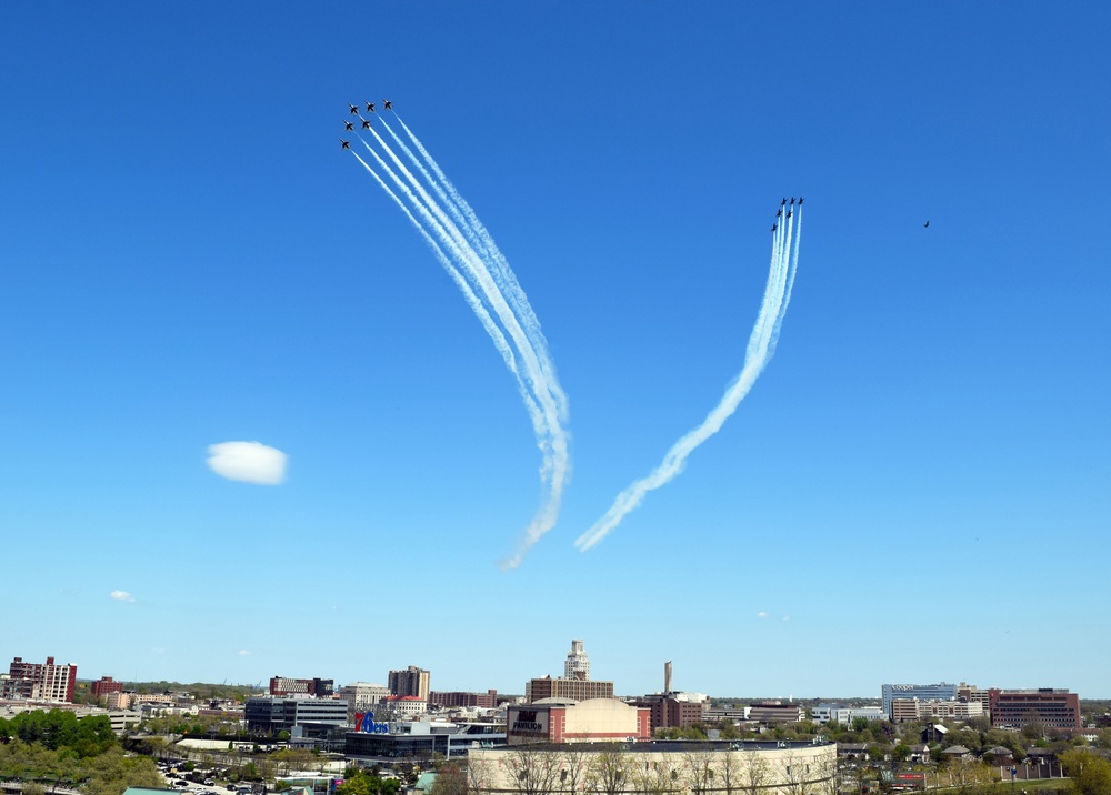 U.S. Air Force Thunderbirds &amp; U.S. Navy Blue Angels fly over Philadelphia