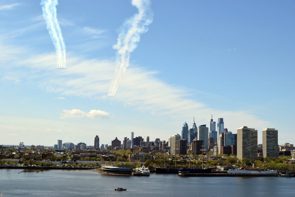 U.S. Air Force Thunderbirds &amp; U.S. Navy Blue Angels fly over Philadelphia