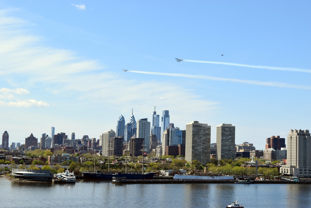 U.S. Air Force Thunderbirds &amp; U.S. Navy Blue Angels fly over Philadelphia