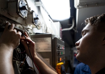 Ike Supports Naval Operations in 5th Fleet Area of Operations