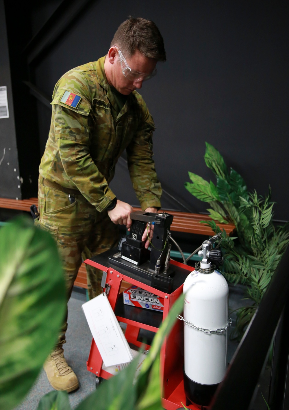 U.S. Marines, Australians exchange tactics in new weapons simulation