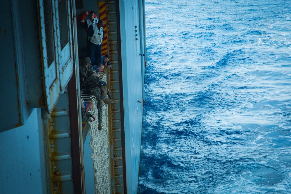 31st MEU Marines conduct tactical cargo net debarkation rehearsal from USS America in the East China Sea