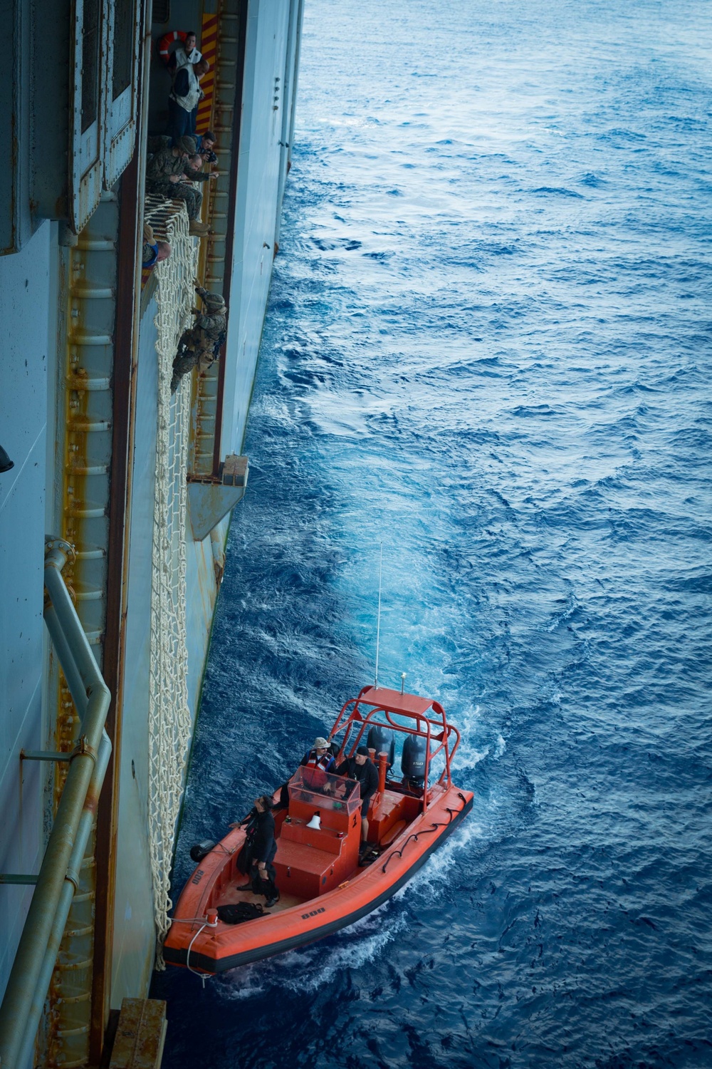 31st MEU Marines conduct tactical cargo net debarkation rehearsal from USS America in the East China Sea