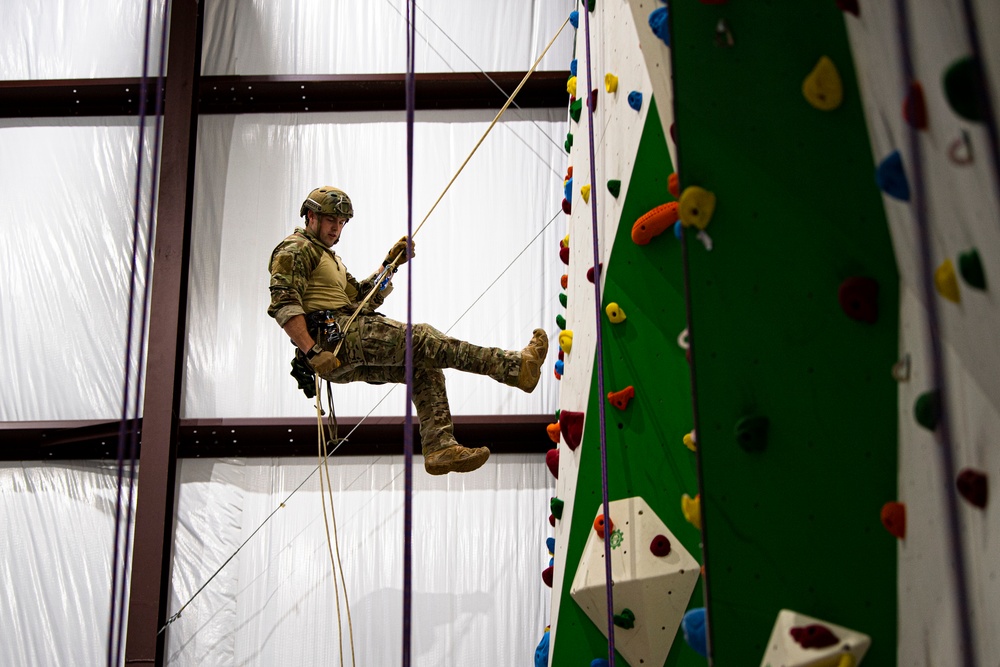 38th RQS conducts high angle rescue training