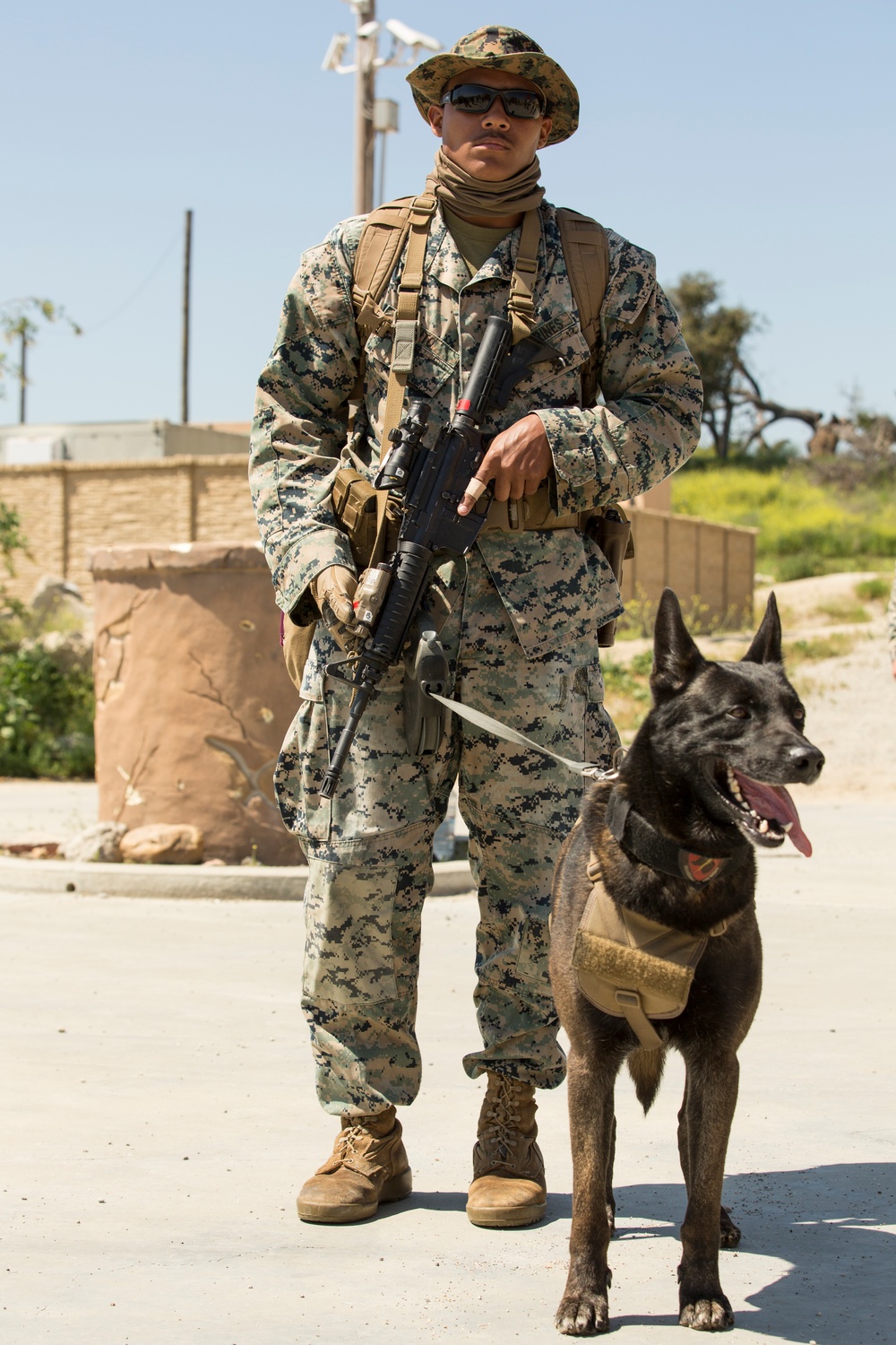 15th MEU Marines hone tactical raid, patrolling techniques