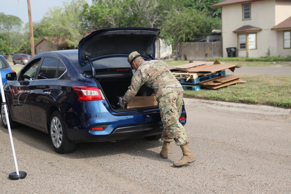 Texas Army National Guard Soldiers team up with local Food Banks to feed the community
