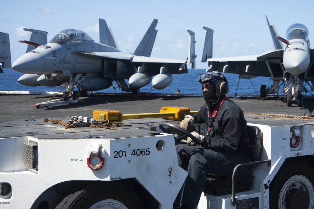 USS Harry S. Truman (CVN 75) transits the Atlantic Sea