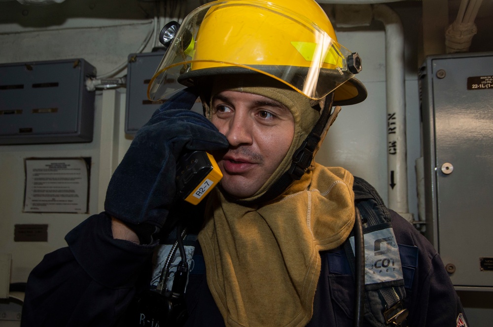 USS Harry S. Truman (CVN 75) transits the Atlantic Sea