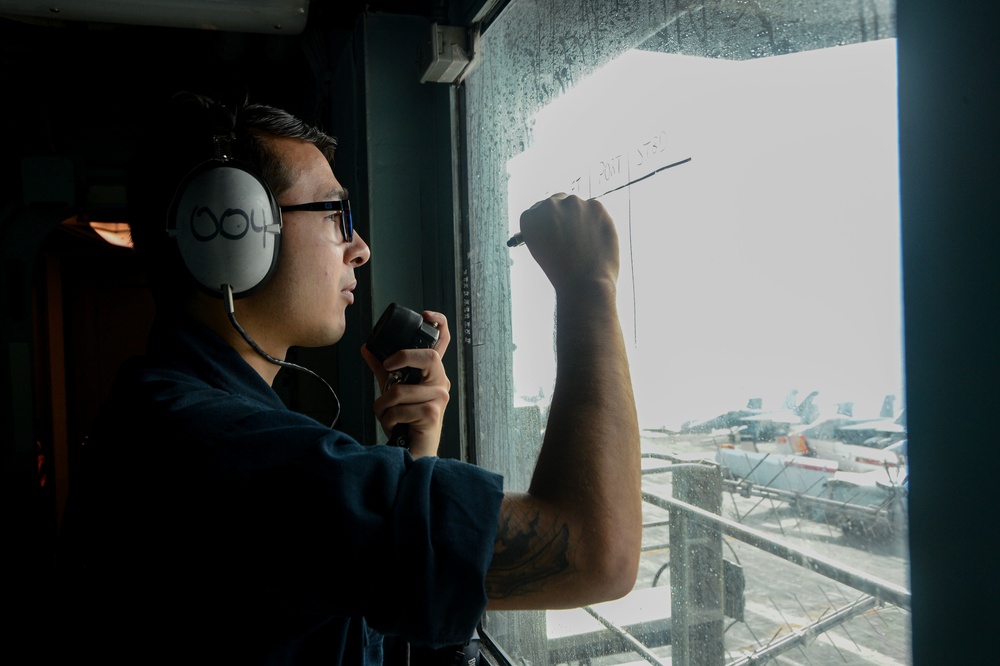 USS Harry S. Truman (CVN 75) transits the Atlantic Ocean