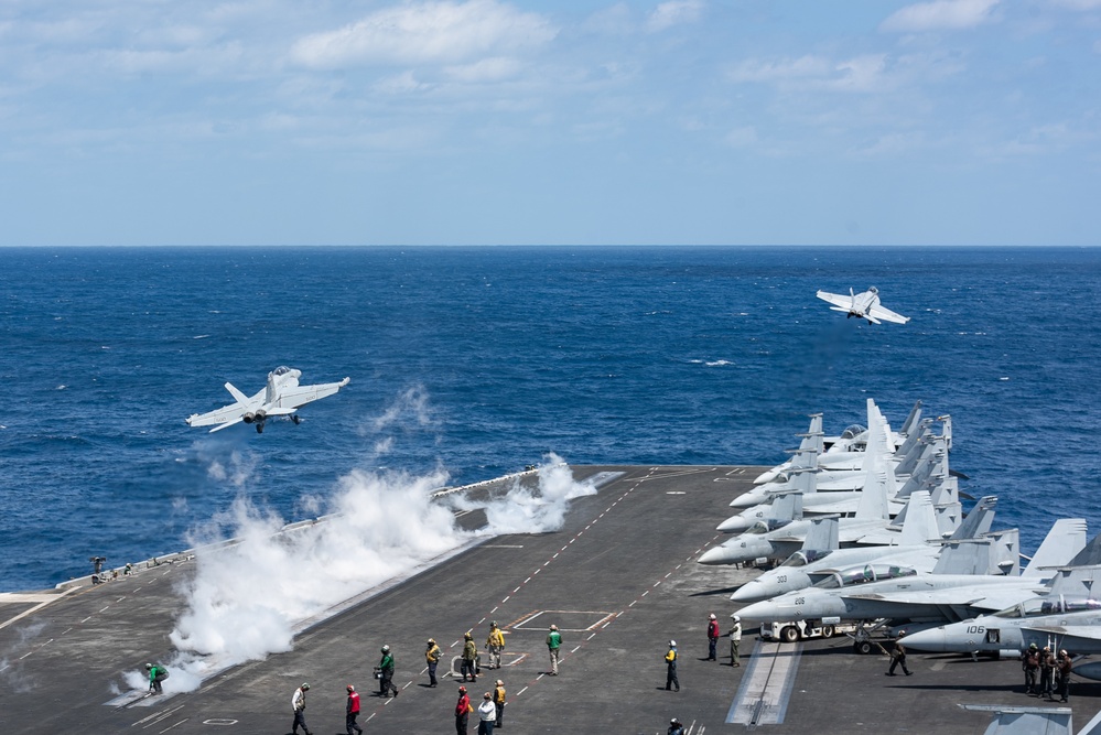 USS Harry S. Truman (CVN 75) transits the Atlantic Ocean