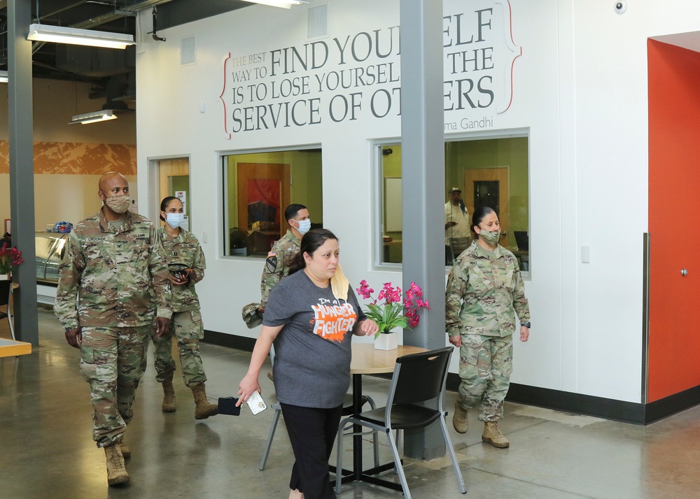 Joint Task Force 176 commander visits San Antonio Food Bank