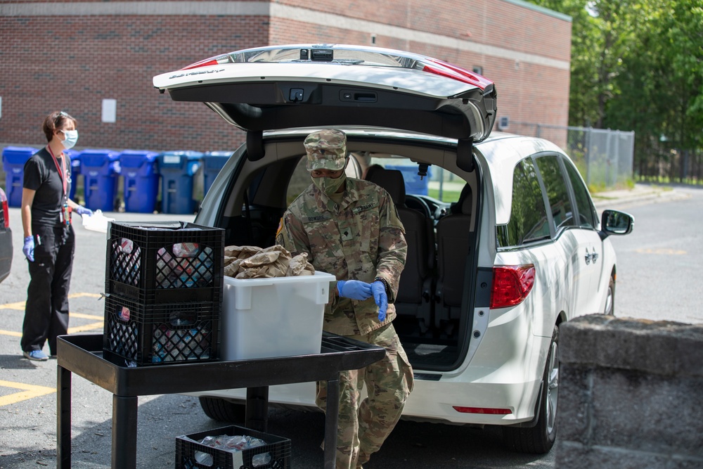 Helping Hands: NC Guardsmen help Chapel Hill, Carrboro schools feed school children in need