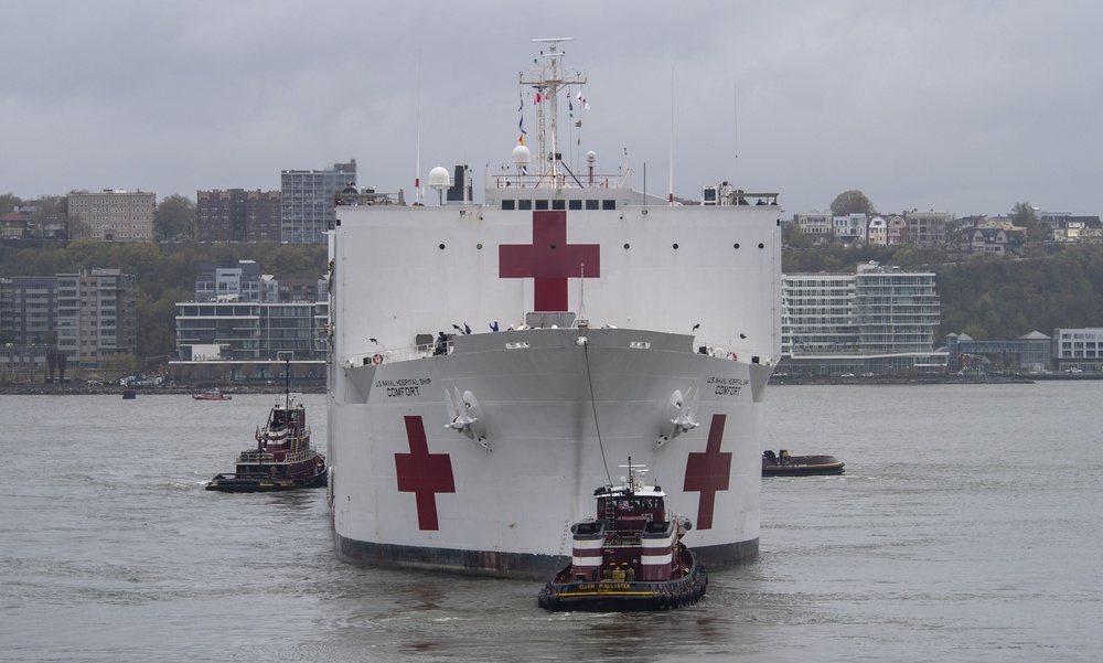 USNS Comfort Departs New York