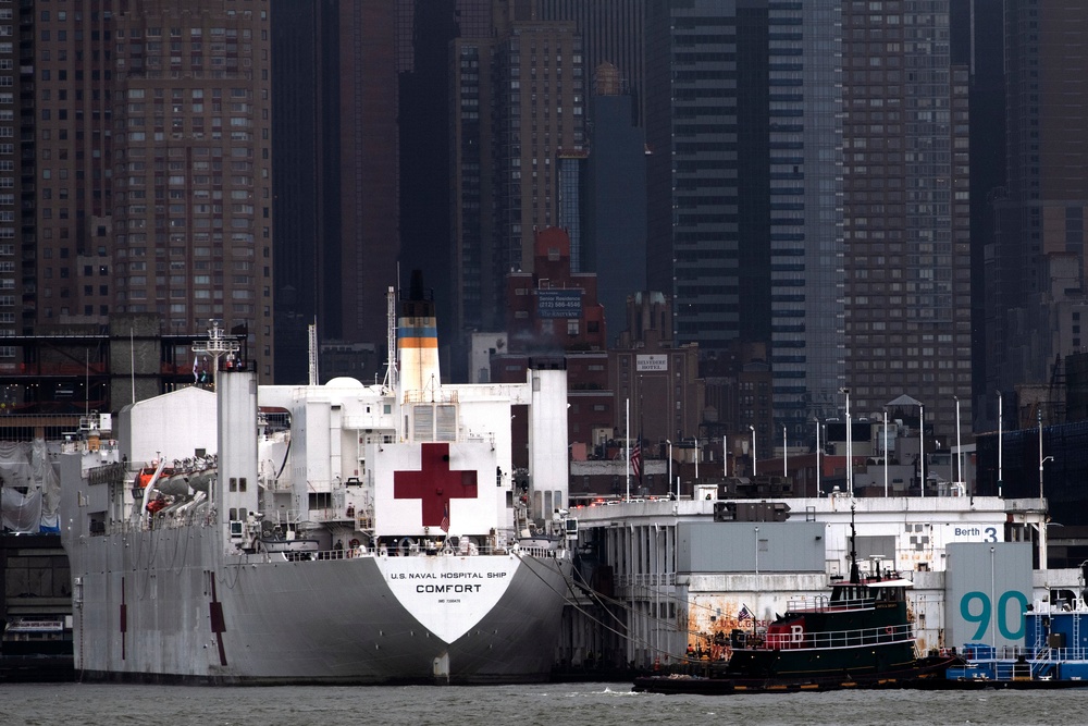 USNS Comfort Departs New York