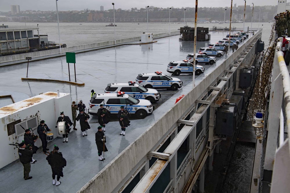 USNS Comfort Departs New York City