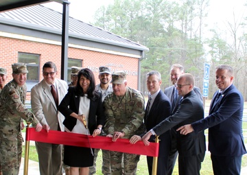 Ribbon cut on Tennessee Department of Veterans Services field office at Arnold AFB