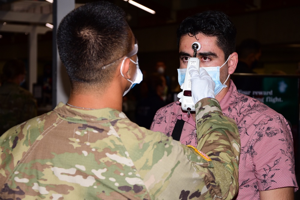 DVIDS Images Hawaii National Guard conduct temperature screening at