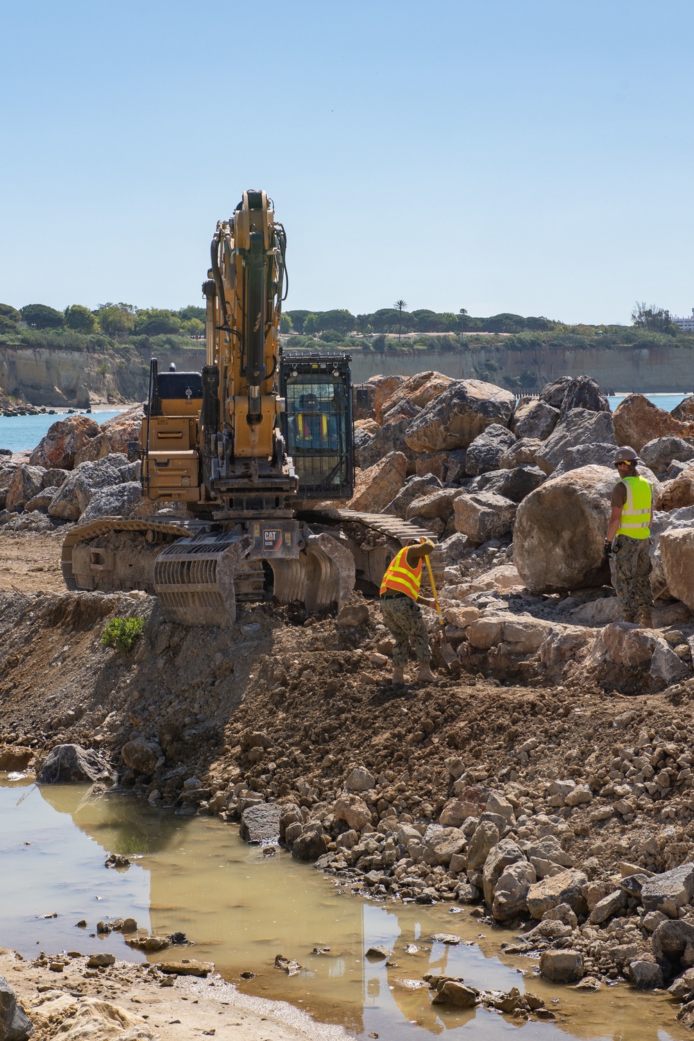 NMCB 1 continues Cliff Erosion Prevention Project on Naval Station Rota