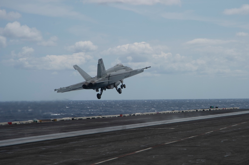 USS Harry S. Truman (CVN 75) transits the Atlantic Sea