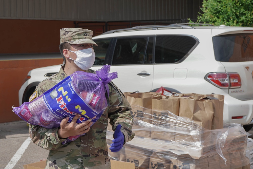 Texas National Guard Provides Aid to Laredo Food Bank