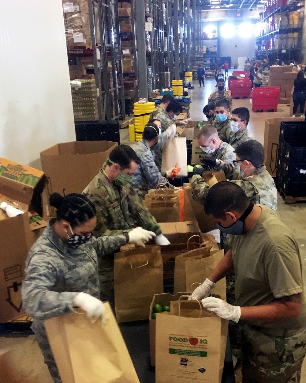 Texas Guardsmen mobilize to support local food bank efforts
