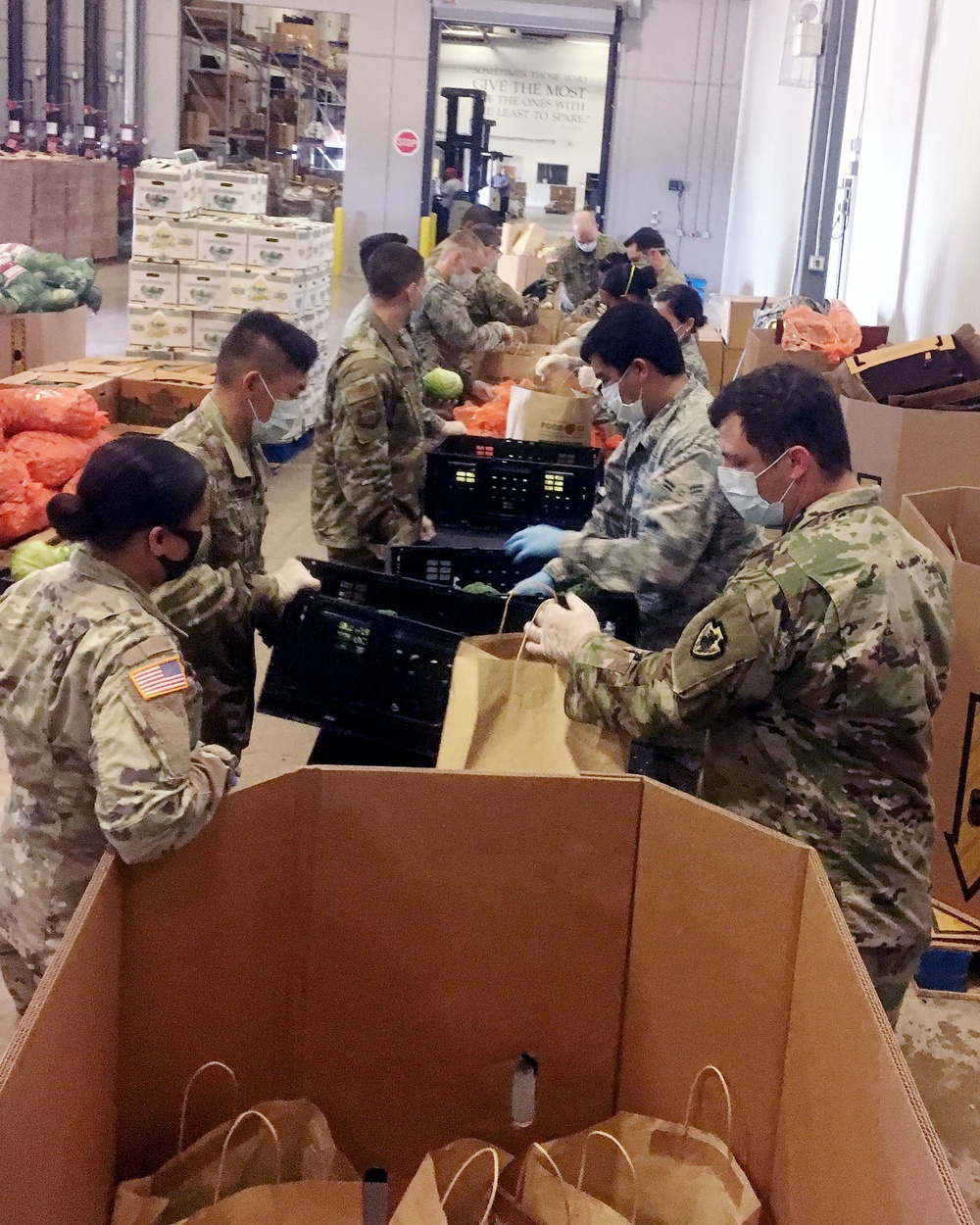 Texas Guardsmen mobilize to support local food bank efforts