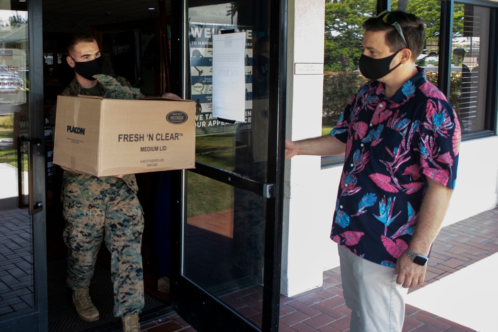 MCCS Hawaii and Rainbow Sales &amp; Marketing donate food to MCBH First Responders