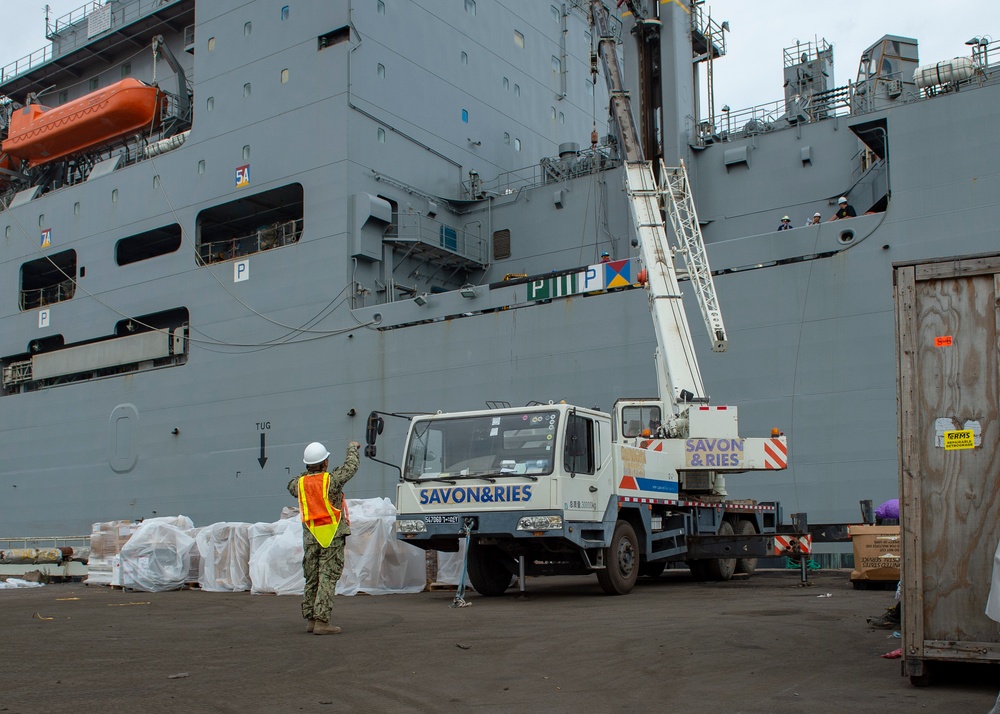 CLDJ Loads Mail and Cargo Aboard USNS Wally Schirra