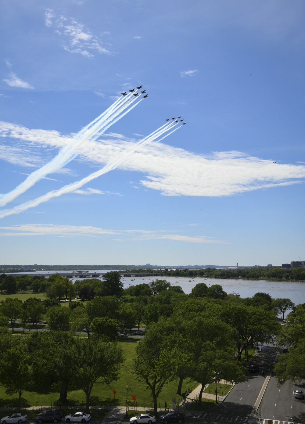 The Blue Angels and the Thunderbirds Salute Washington DC COVID-19 Responders