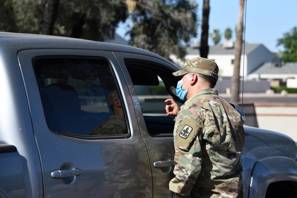 AZ Guardsmen Facilitate COVID-19 Testing Blitz