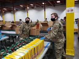 WADS Airmen Help Provide Food to Western Washington Families in Need