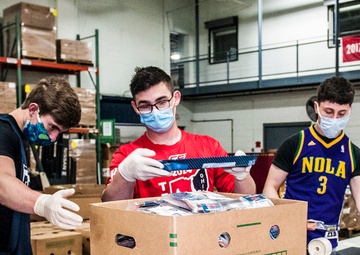 Ohio Guard members supporting food bank participate in spirit week