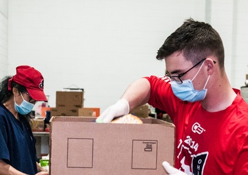 Ohio Guard members supporting food bank participate in spirit week