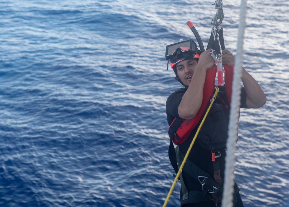 USS Mustin Conducts Man Overboard Drill