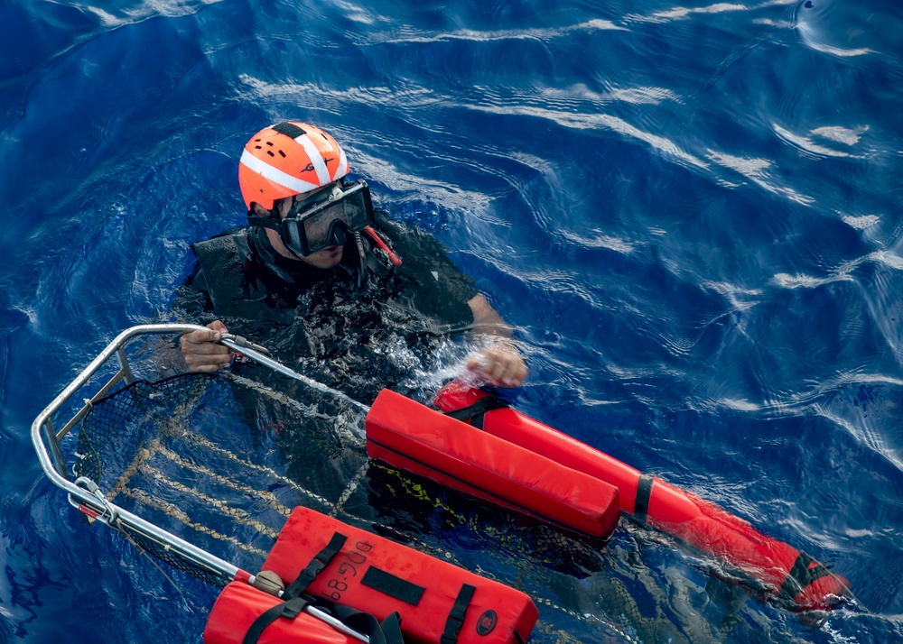 USS Mustin Conducts Man Overboard Drill