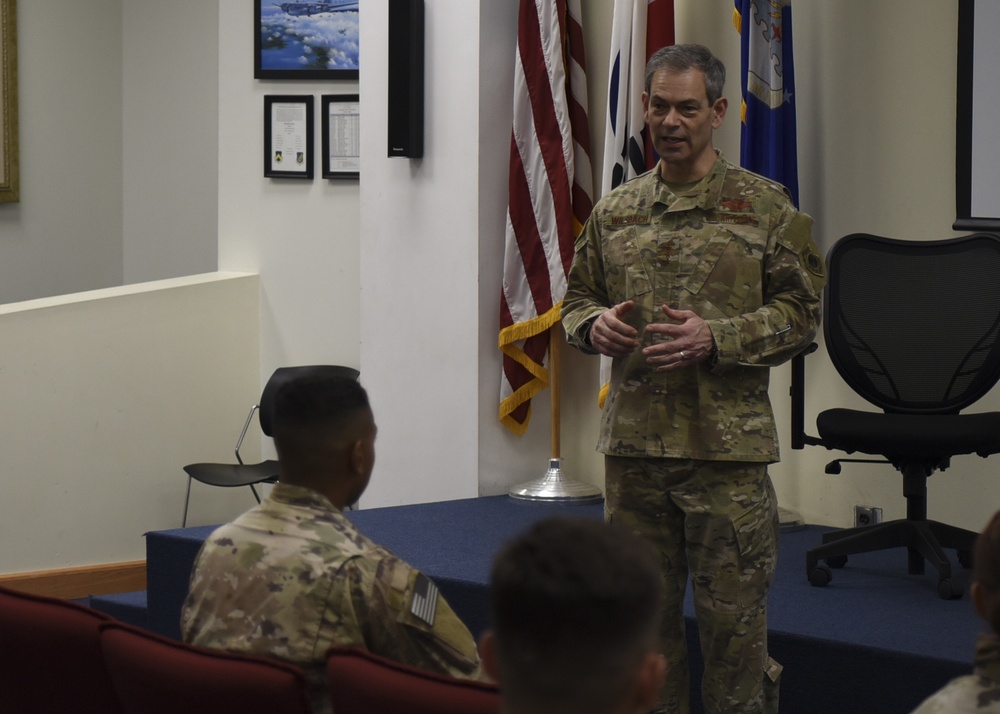 7th AF commander receives mission update from the Wolf Pack