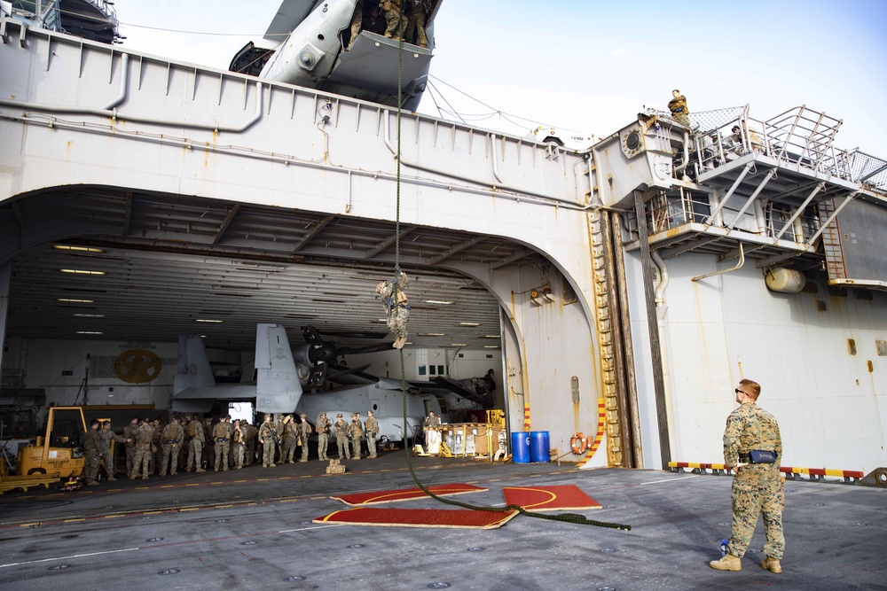 26 MEU Fast Rope on USS Bataan (LHD 5)