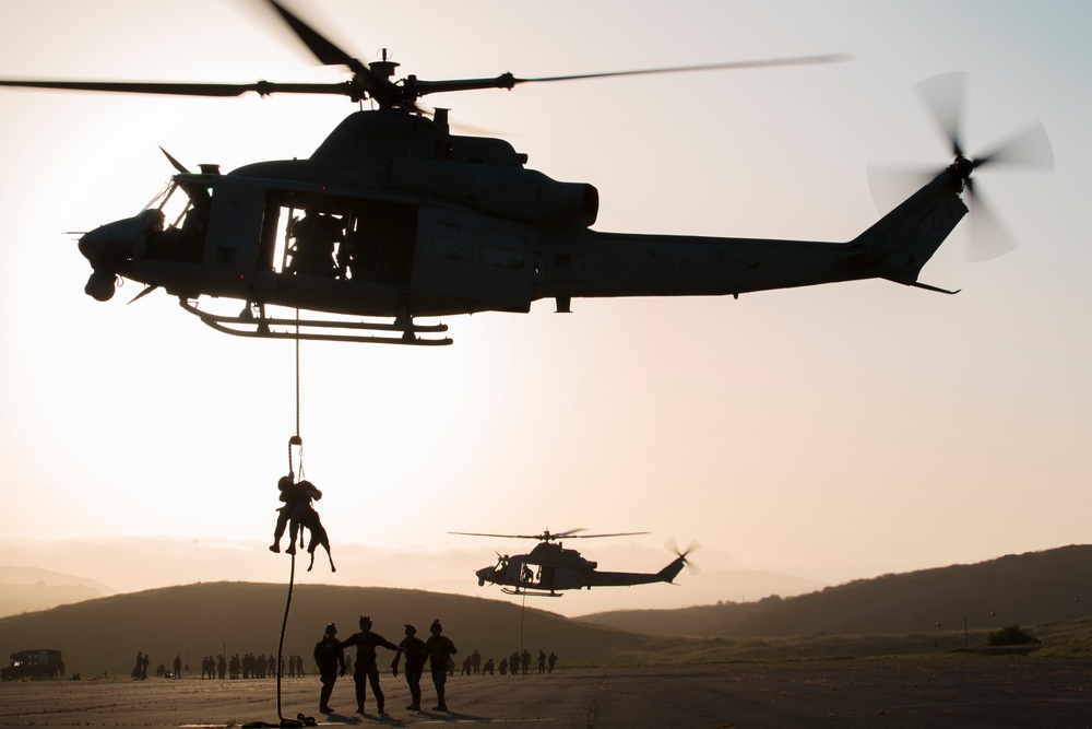 15th MEU Marines take to the skies