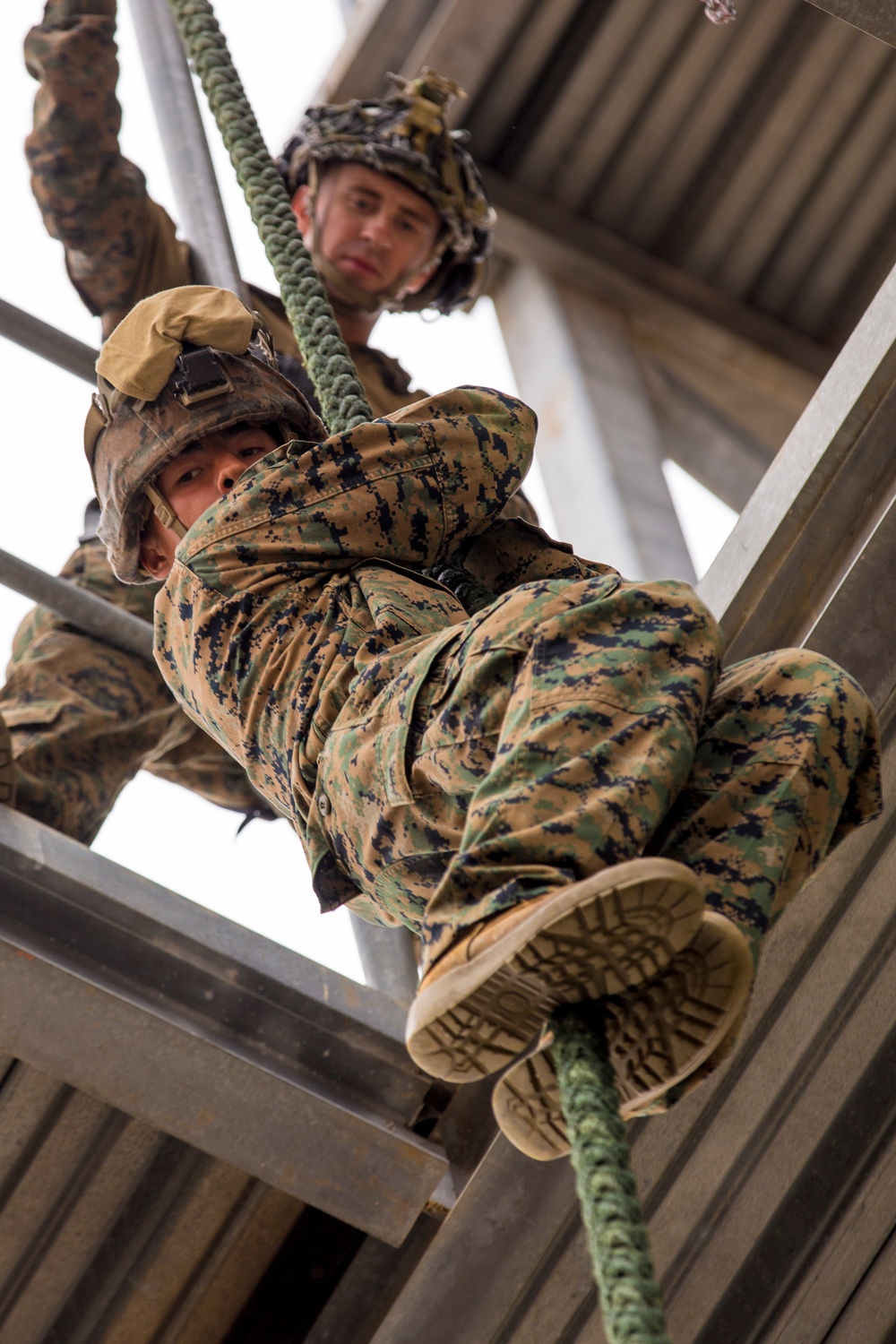 15th MEU Marines take to the skies