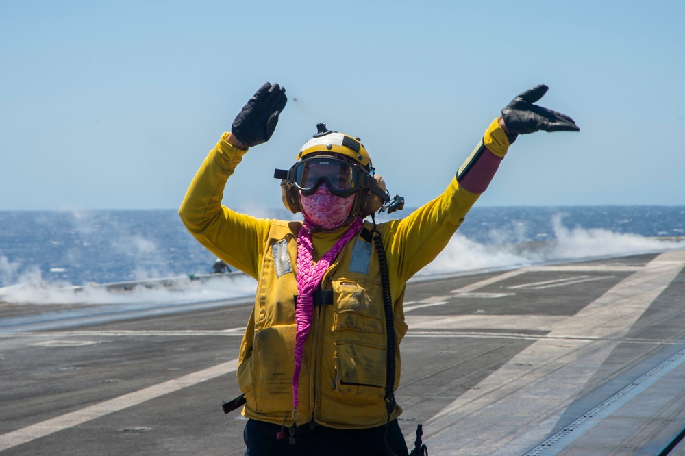 USS Harry S. Truman (CVN 75) transits the Atlantic Sea
