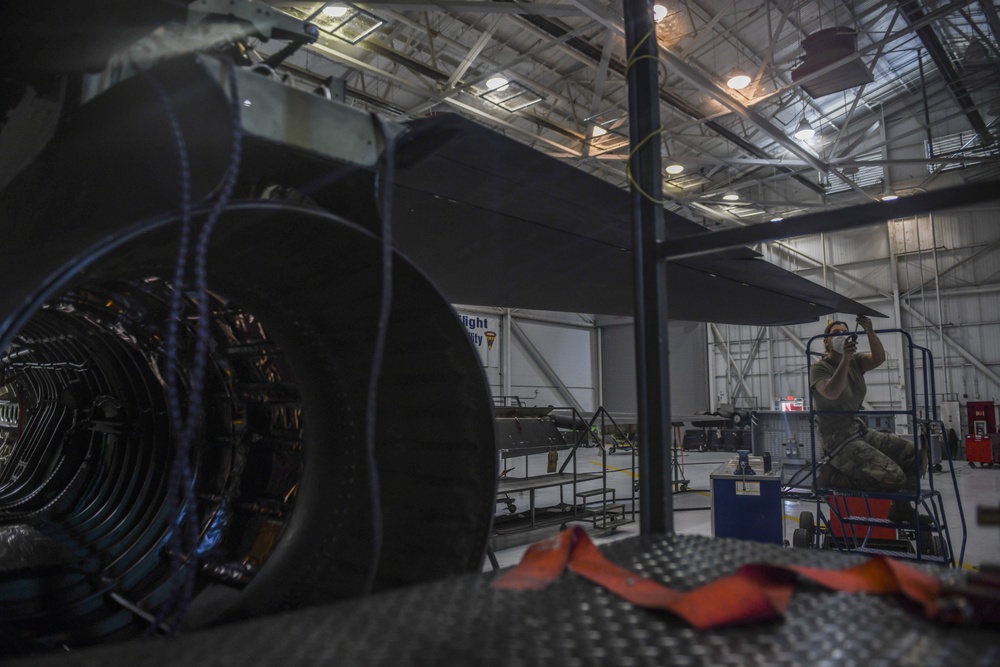 U-2 Phase Maintenance
