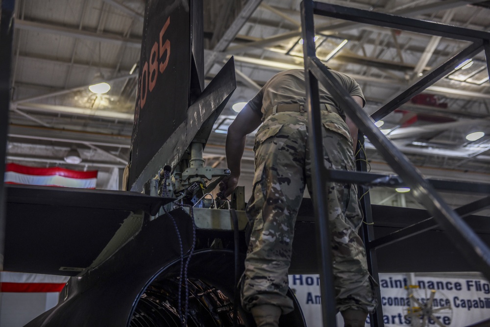 U-2 Phase Maintenance