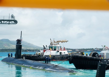USS Alexandria Transits Apra Harbor