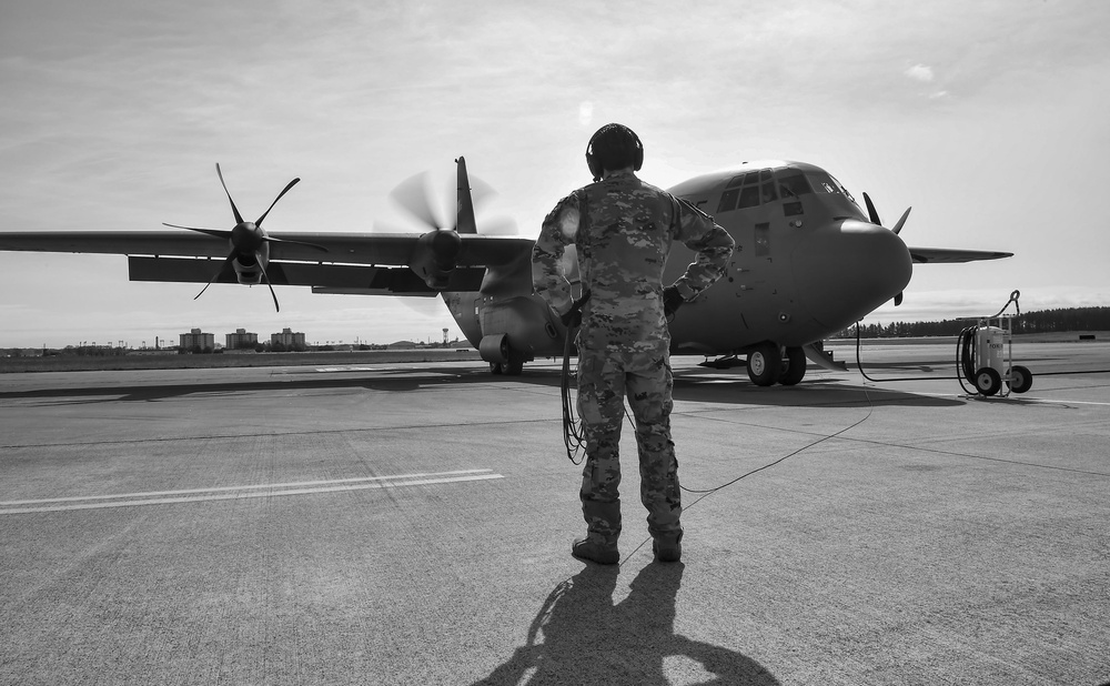 Yokota Airmen train together to remain airdrop ready